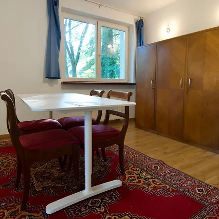 Komfortowe Przestronne Z Prywatnymi Lazienkami Blisko Warszawy I Suntago Homestay Milanowek